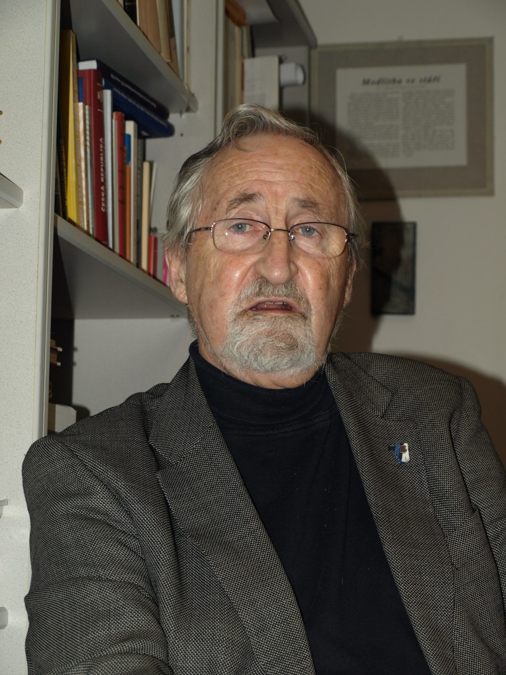 Miloslav Petrusek v pracovně